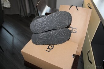 UGG - cierne teple kozusinove cizmy - 7