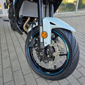Kawasaki Versys 650 model 2025 - biely - 7