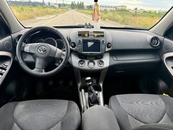 Predám Toyota RAV4 2.2 D 4x4 - 7