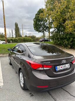 Hyundai Elantra - 7