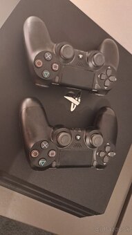 PS4 Pro - 7