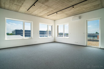 Na prenájom jedno podlažie polyfunkcie na Zavarskej ulici v  - 7