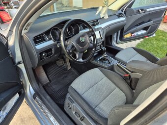 Škoda superb combi 2.0 tdi dsg - 7