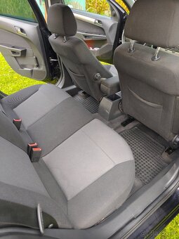 Opel Astra Combi 2008 - 7