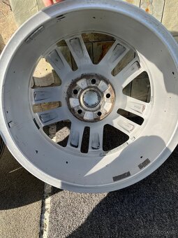 Predám originálne VW - 17 palcové hliníkové disky - 7