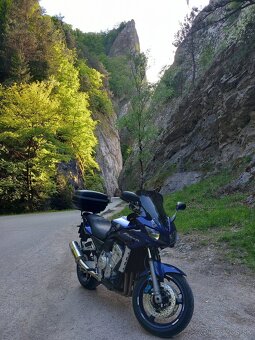 Predám YAMAHA FAZER FZR 1000 - 7