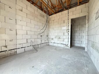 REZERVOVANÉ. Rozostavaný rodinný dom v štádiu hrubej... - 7