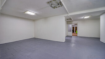 Zrekonštruovaný skladový priestor vo Vrakuni na prenájom - 7