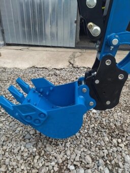 Predám mini bagr - 7