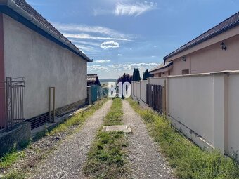 Stavebný pozemok so stavebným povolením - Janíkovce - 729 m2 - 7
