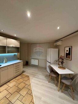 =RE/MAX= ponuka na prenájom útulný 2-izbový byt v centre Tr - 7