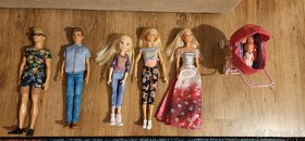 Predám Barbie karavan s bábikami a doplnkami - 7