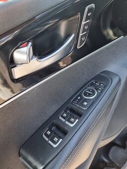 Kia Sorento 2.2 CRDi VGT 4WD ISG Platinum A/T za 15.790 € - 7