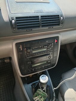 Volkswagen sharan 1.9 tdi 85 kW - 7