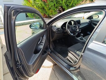 Hyundai i30 Hatchback 1.5 DPI BENZÍN Family SR 2023 - 7