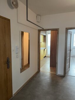 Zariadený a prerobený 2 izbovy byt s výhľadom na prenájom - 7