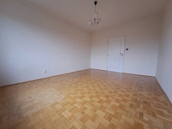 Veľkometrážny 3-izbový byt vo Vrútkach s úžasným výhľadom - 7