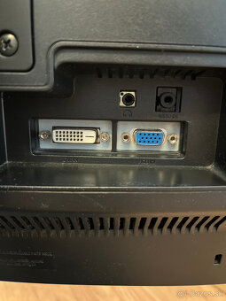 PREDÁM - Stolný počítač s monitorom + klávesnica a my - 7