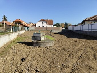 Stavebný pozemok v centre mesta - pri Laborci - 1247 m2 - 7