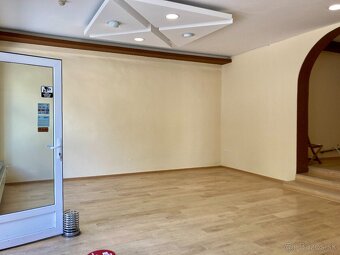 Vkusný obchodný priestor na prenájom v centre Komárna - 7