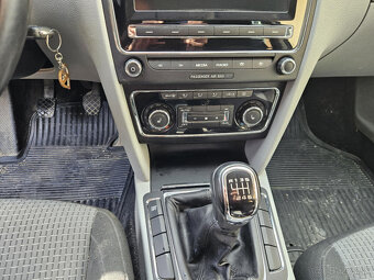 skoda superb 1.4 92 kw M6 - 7