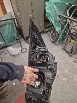 Ford focus 3 svetlá original - 7