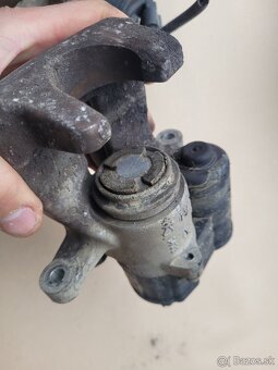 Predám zadné strmene s motorčekmi pre Volkswagen Passat b6 - 7