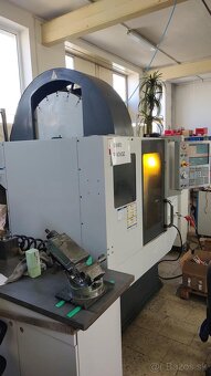 Centrum pro vrtání a řezání závitů HAAS DT-1 - 7