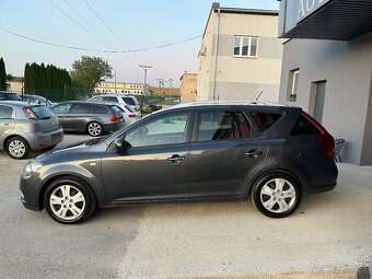 KIA Ceed Combi 1.6 CRDi = 85kW r.v 2012, Top Stav = - 7