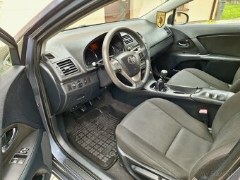 Toyota Avensis Combi 2.0D-4D 93Kw R.V.09/2010 M6 - 7