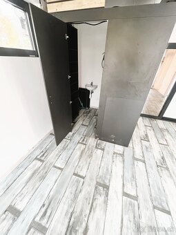 Na prenájom presklený priestor v centre Lučenca - 7