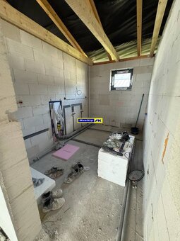 Rodinný dom Valča, novostavba v štádiu holodomu - 7