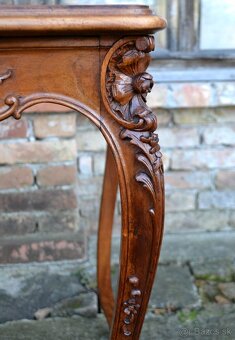 Vyrezávaný stolík - 7