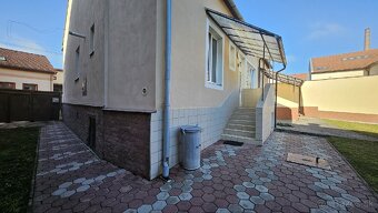 2 x byt 2 x garáž Dom v centre mesta prevádzka . - 7
