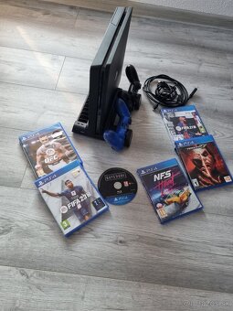 Predám PS4 slim 500 GB - 7