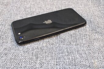 iPhone SE 2020 (2. generácie) 64GB plne funkčný - 7
