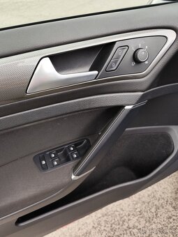 Volkswagen Golf 7 variant 2.0 TDI - 7