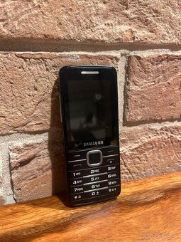 Samsung GT-S5610 tlačítkový mobil, nová baterka, krásny stav - 7
