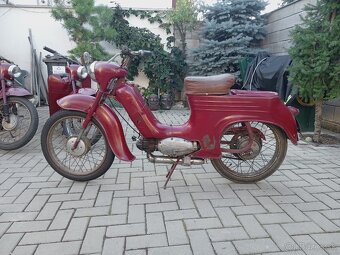 Predám zbierku Jawa 555 - 7