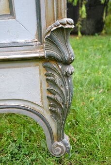 Krásna vyrezávaná posteľ - 7