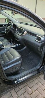 Kia Sorento - 7