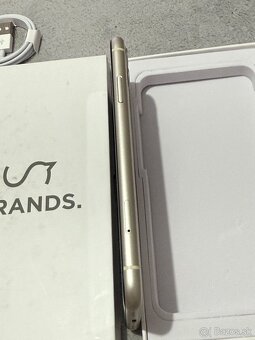 Predám Apple iPhone 11 256GB Silver Minimálne známky - 7
