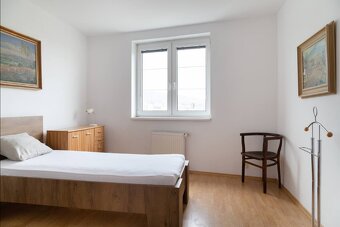 Na predaj veľký 3-izbový byt s 2 loggiou a parkovaním v krás - 7
