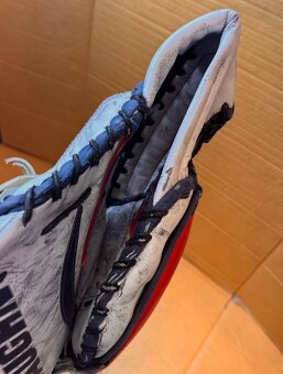 LAPAČKA A VYRÁŽEČKA  VAUGHN VELOCITY V5  SR. - 7