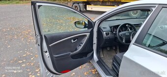 Hyundai i30 1.4 CRDi DOHC 16V Classic - 7