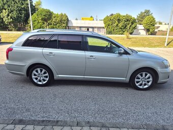 Predám Toyota avensis Combi Faclieft 2.2D D4 110kw r.v.2007 - 7