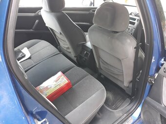 Predám Peugeot 407 SW 1.6. HDI 80 kw rok 2006 - 7