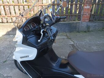 Suzuki Burgman AN400 - 7