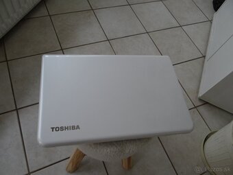 17.3" Toshiba L70/Core I5/ 8GB RAM/128SSD a 1TB HDD/NVidia - 7