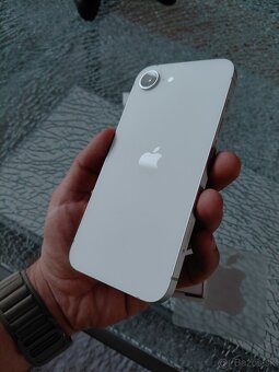iPhone 16e 128GB white - 7